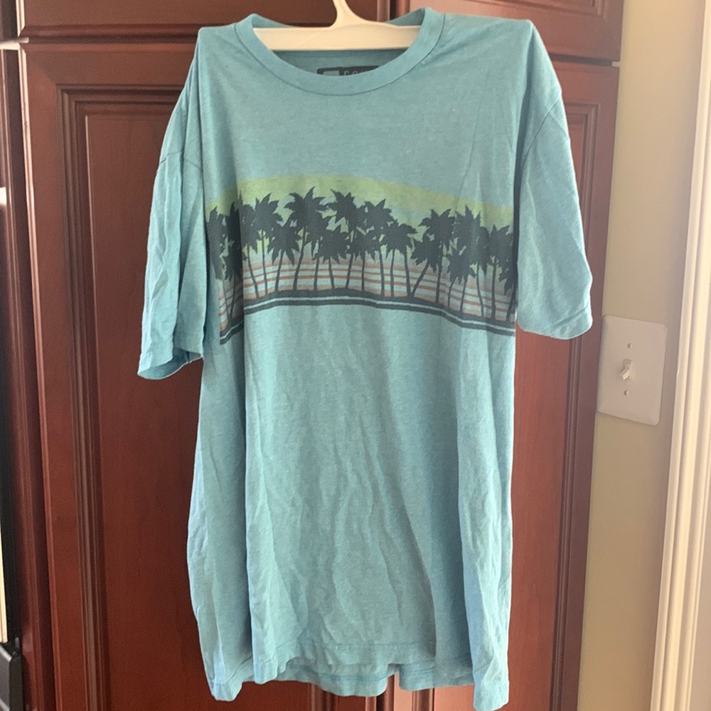 Men’s tropical print tee shirt